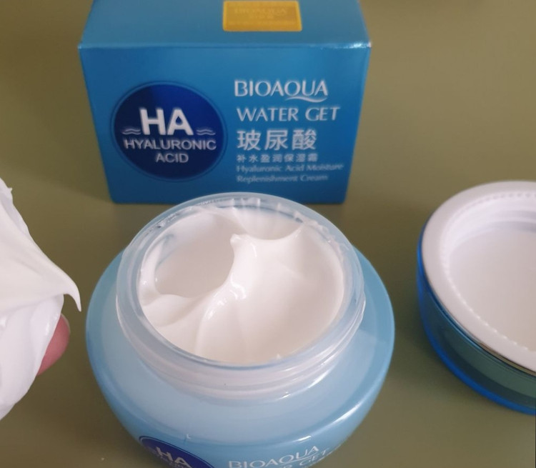 کرم آبرسان کاسه ای هیالونیک اسید AHA