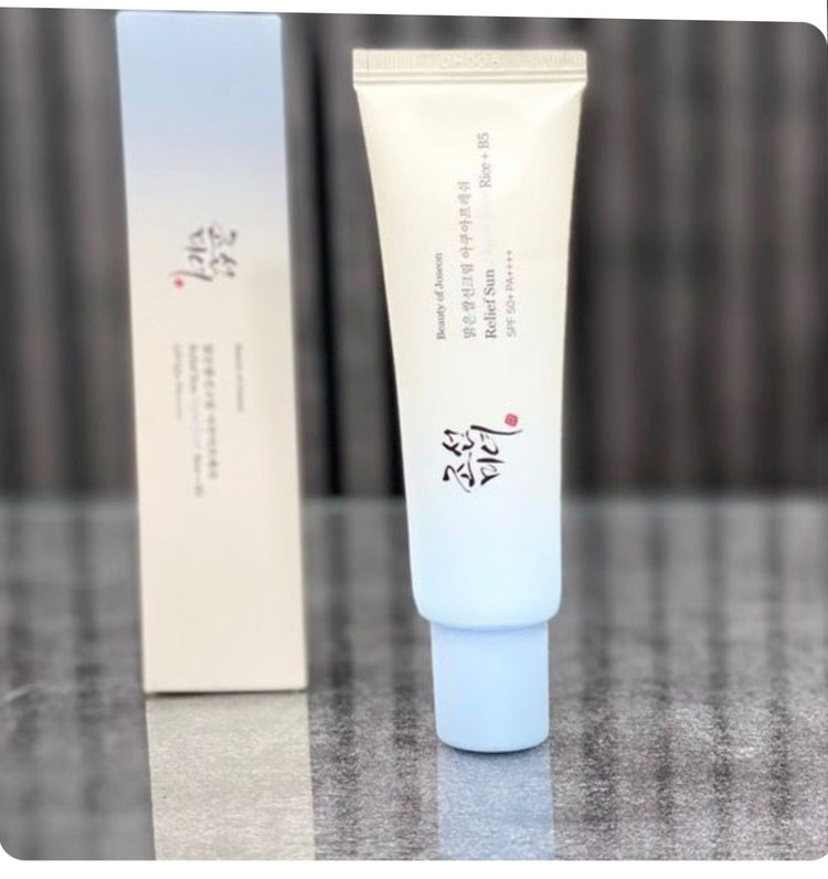 کرم ضد آفتاب کره ای SPF50 مناسب پوست چرب اکوا فرش بیوتی آف
